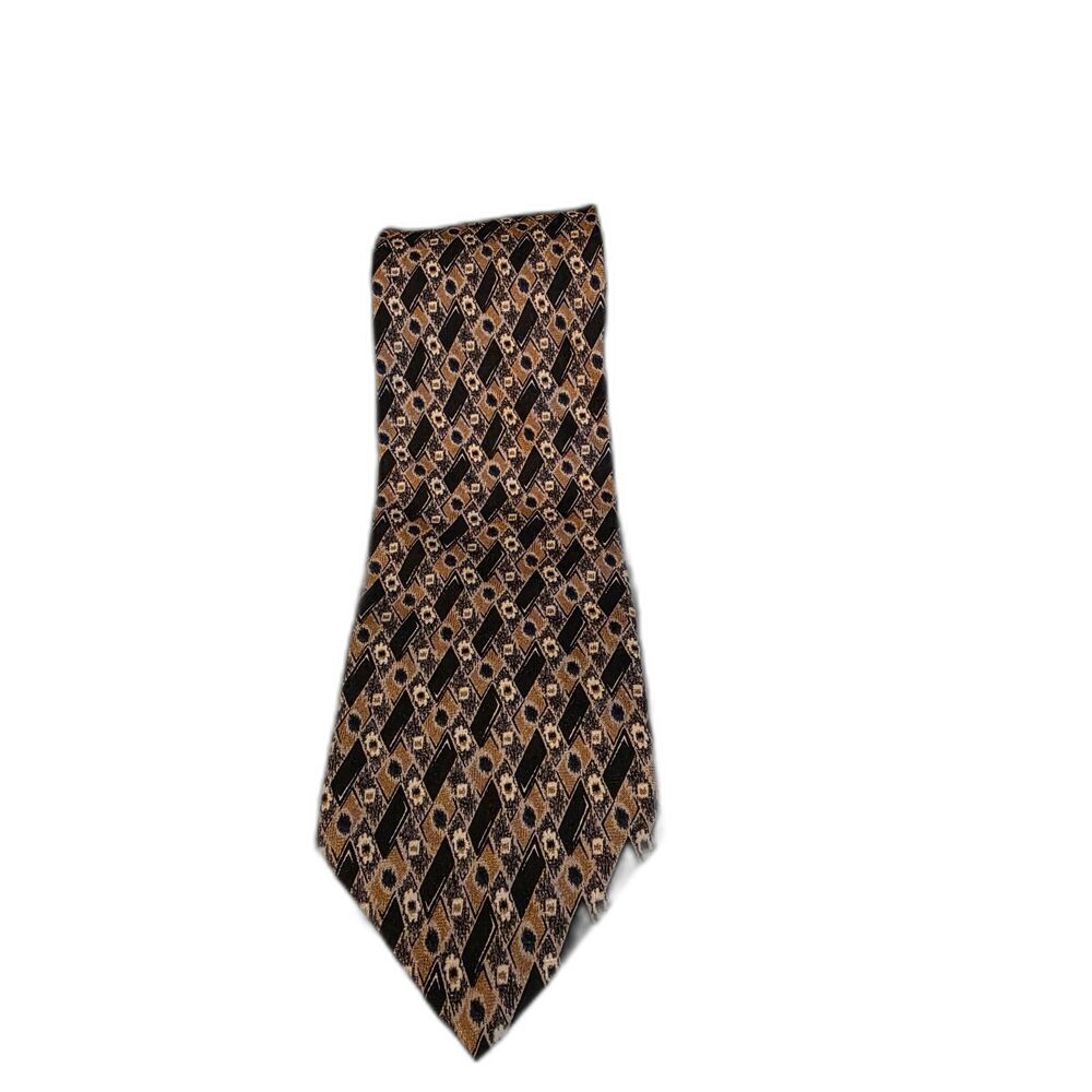 Andrew Fezza necktie features a geometric pattern.